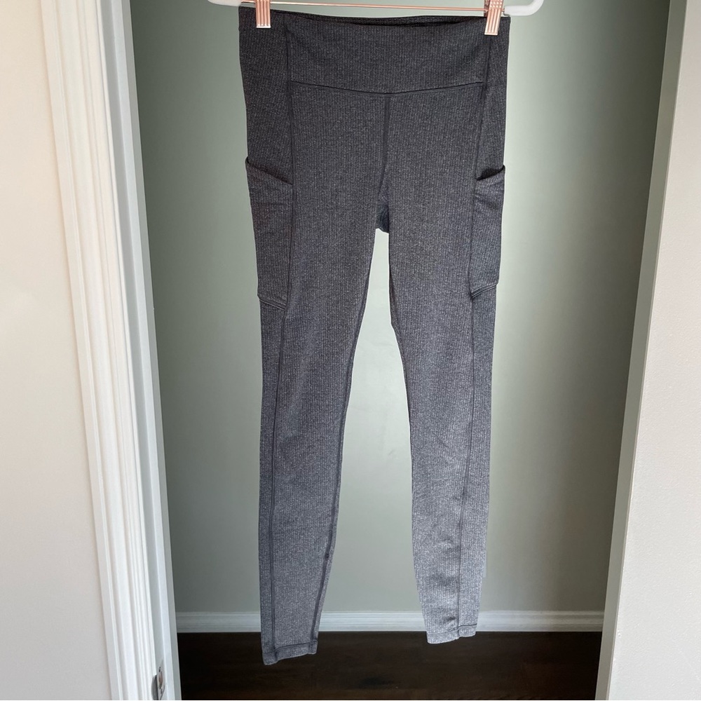 Lululemon Gray Patterned thicker material 2 pocket side and 2 pocket waistband 6